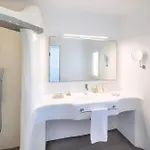 Spectacular 8 Bedrooms Vibhu Private Jacuzzis カラファティス