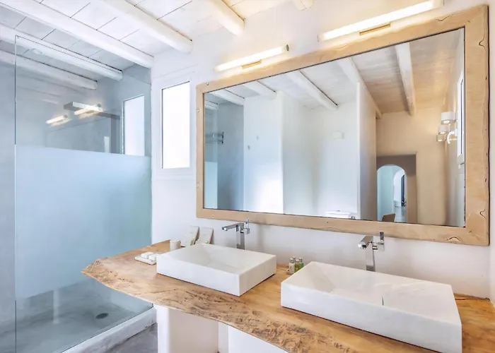 Spectacular 8 Bedrooms Vibhu Private Jacuzzis *