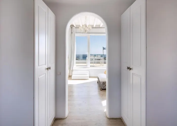 Spectacular 8 Bedrooms Vibhu Private Jacuzzis